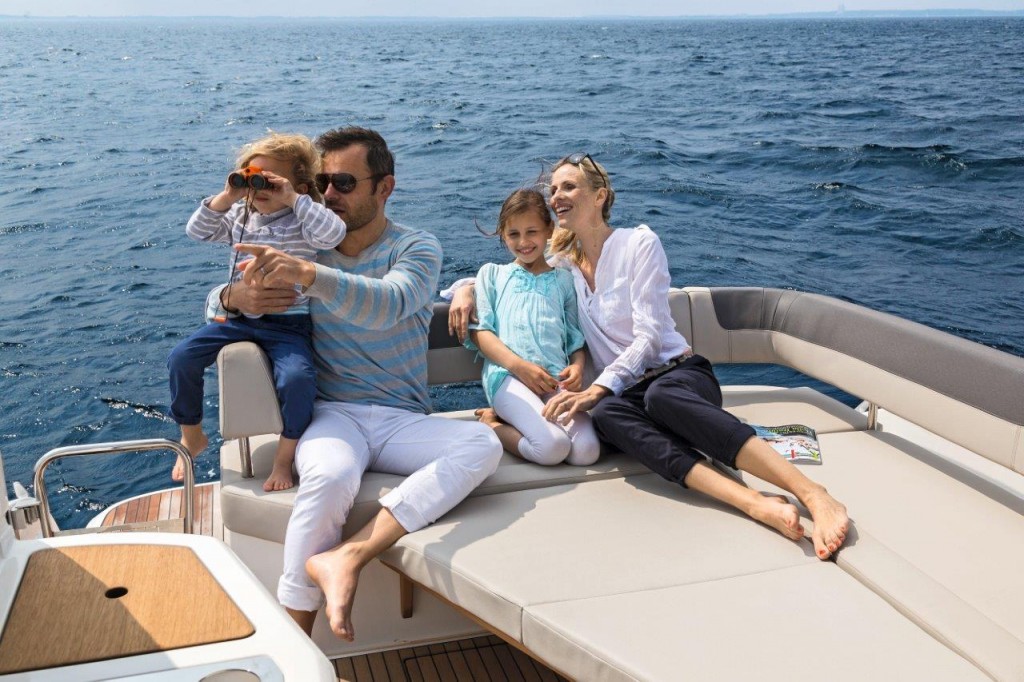 Bavaria Sport 330